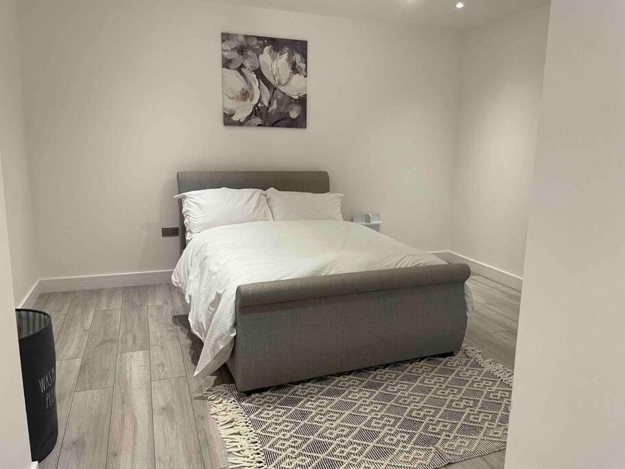 Stylish And Cosy 2 Bedroom Flat In קרוידון מראה חיצוני תמונה