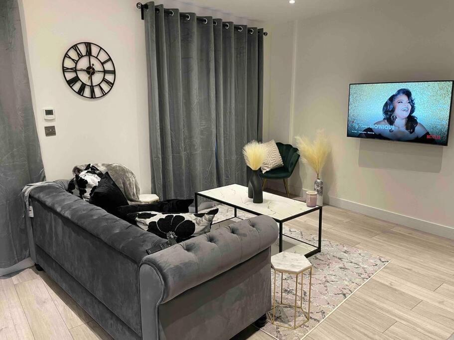 Stylish And Cosy 2 Bedroom Flat In קרוידון מראה חיצוני תמונה