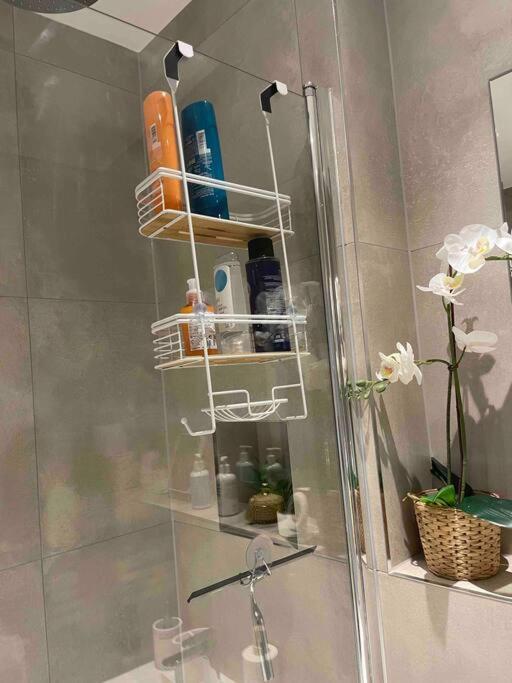Stylish And Cosy 2 Bedroom Flat In קרוידון מראה חיצוני תמונה