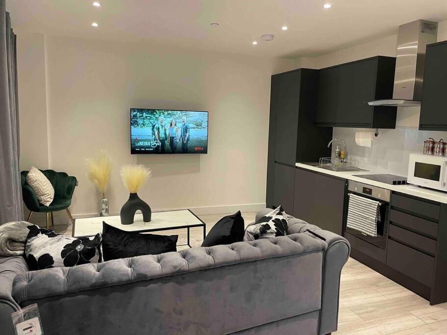 Stylish And Cosy 2 Bedroom Flat In קרוידון מראה חיצוני תמונה