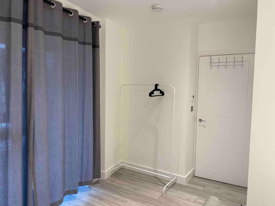 Stylish And Cosy 2 Bedroom Flat In קרוידון מראה חיצוני תמונה