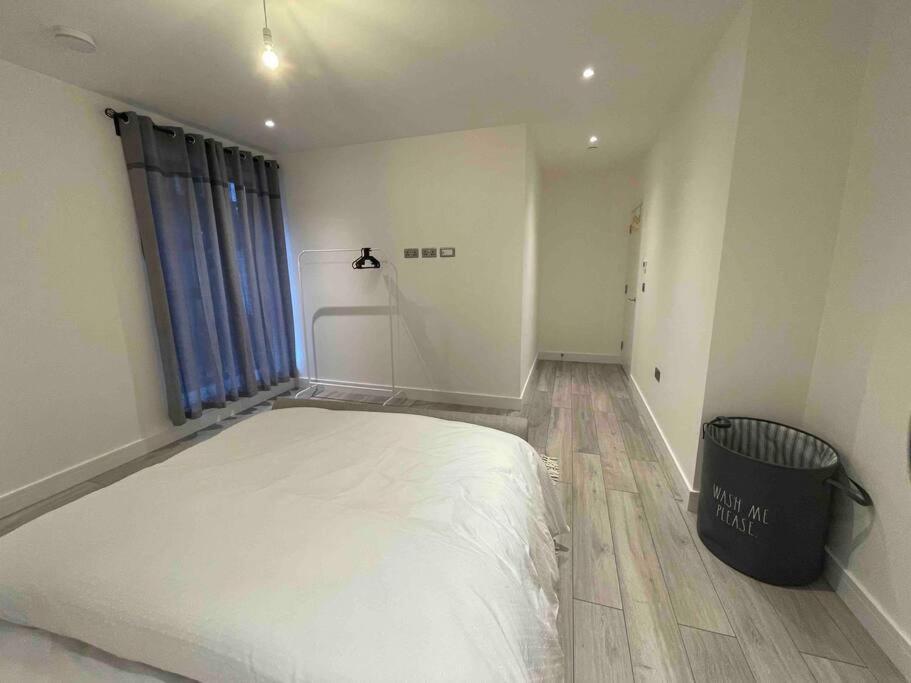 Stylish And Cosy 2 Bedroom Flat In קרוידון מראה חיצוני תמונה