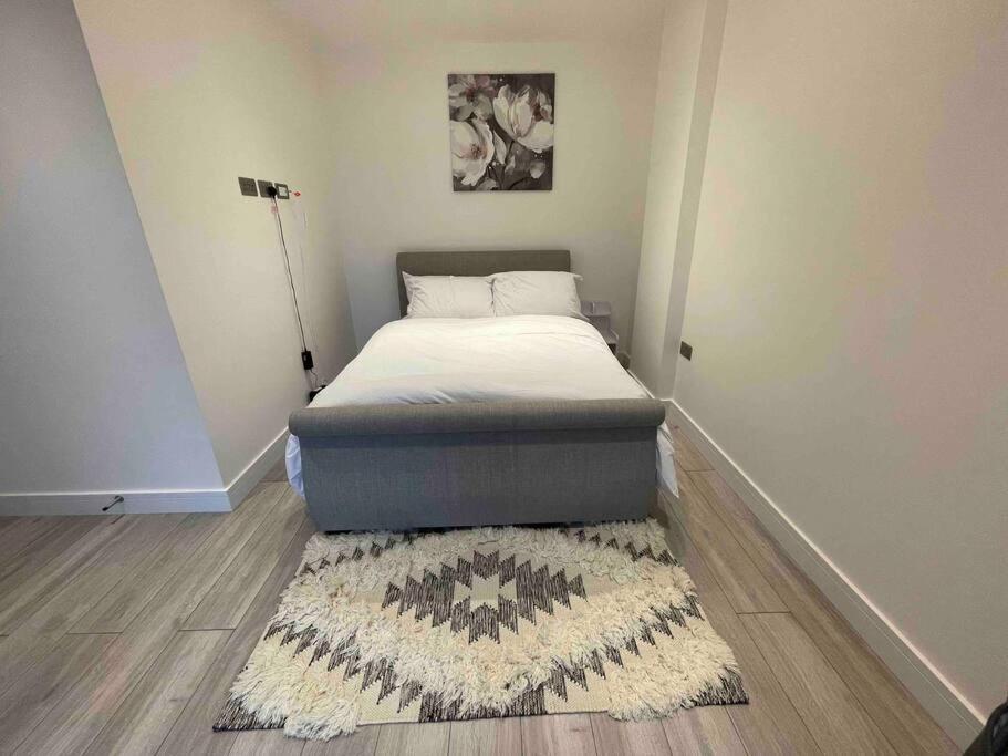 Stylish And Cosy 2 Bedroom Flat In קרוידון מראה חיצוני תמונה